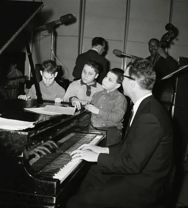 Framed Print : Dave Brubeck Plays Piano For Children Framed Print : Dave Brubeck Plays Piano For Children