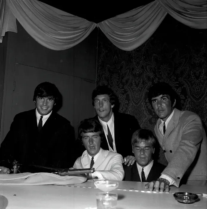 Framed Print : Dave Clark 5 Around A Piano Framed Print : Dave Clark 5 Around A Piano