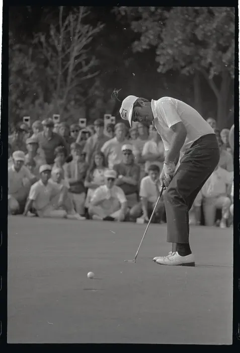 Framed Print : Dave Stockton in Position to Hit Golf Ball Framed Print : Dave Stockton in Position to Hit Golf Ball