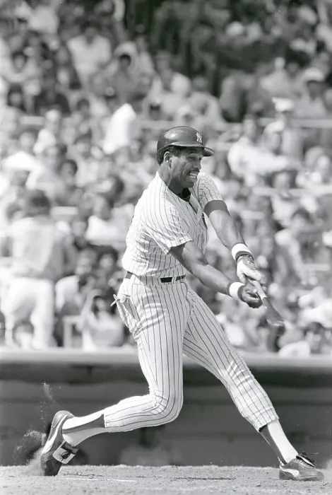 Framed Print : Dave Winfield In Middle Of A Bat Swing Framed Print : Dave Winfield In Middle Of A Bat Swing