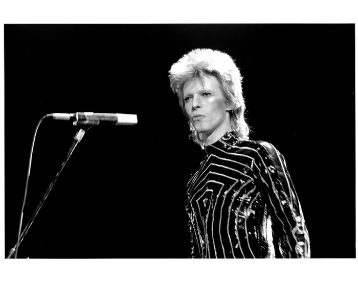 Framed Print : David Bowie In Long Beach Framed Print : David Bowie In Long Beach