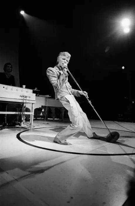 Framed Print : David Bowie Performing Framed Print : David Bowie Performing