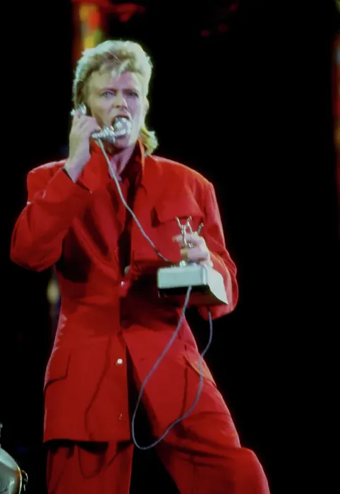 Framed Print : David Bowie Performing
