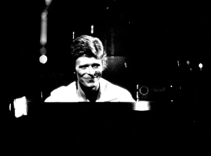 Framed Print : David Bowie Portrait Framed Print : David Bowie Portrait