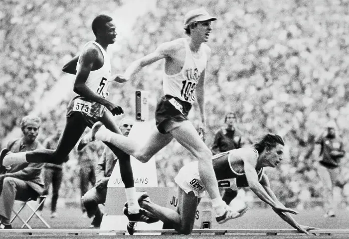 Framed Print : David Wottle Running Against Mike Boit Framed Print : David Wottle Running Against Mike Boit