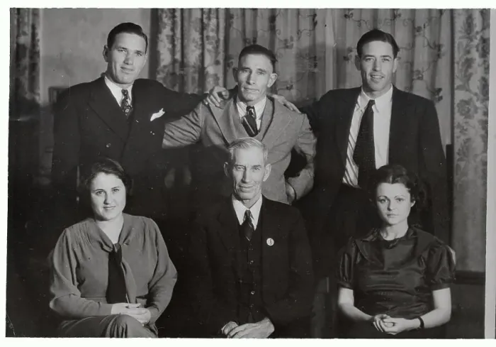 Framed Print : The Whole Dean Family Framed Print : The Whole Dean Family