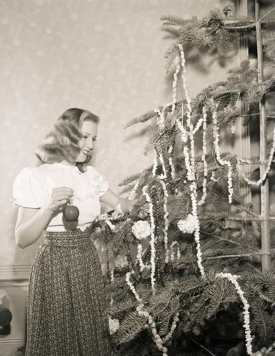 Framed Print : Deanna Durbin Demonstrating Tree Tips Framed Print : Deanna Durbin Demonstrating Tree Tips