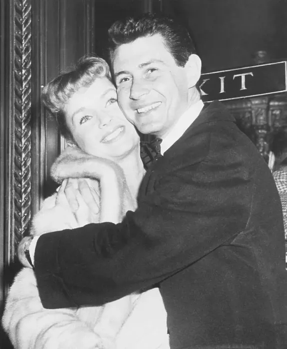 Framed Print : Debbie Reynolds and Husband Eddie Fisher Framed Print : Debbie Reynolds and Husband Eddie Fisher