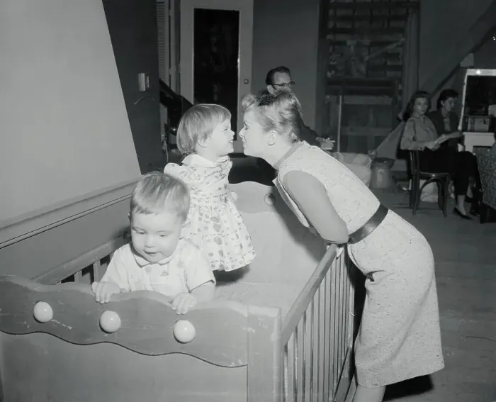 Framed Print : Debbie Reynolds Playing with Daughter Carrie Framed Print : Debbie Reynolds Playing with Daughter Carrie