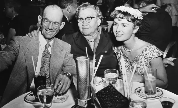 Framed Print : Debbie Reynolds Posing with Father and Grandmother Framed Print : Debbie Reynolds Posing with Father and Grandmother