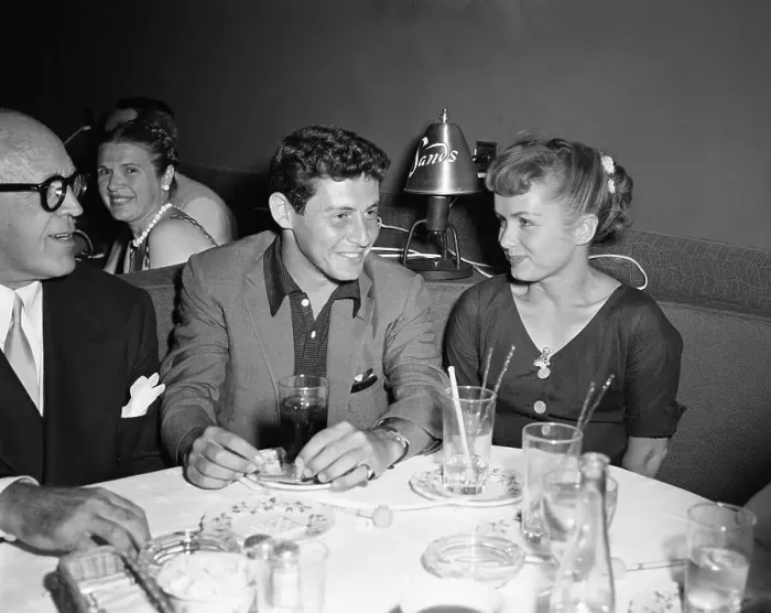 Framed Print : Debbie Reynolds Sitting with Eddie Fisher Framed Print : Debbie Reynolds Sitting with Eddie Fisher
