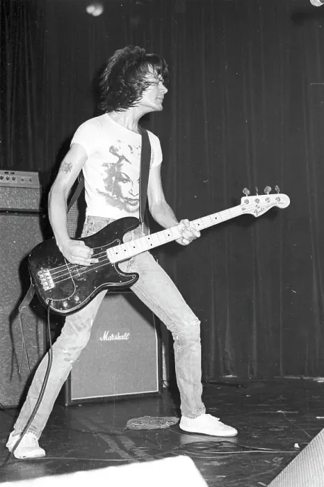 Framed Print : Dee Dee Ramone Framed Print : Dee Dee Ramone