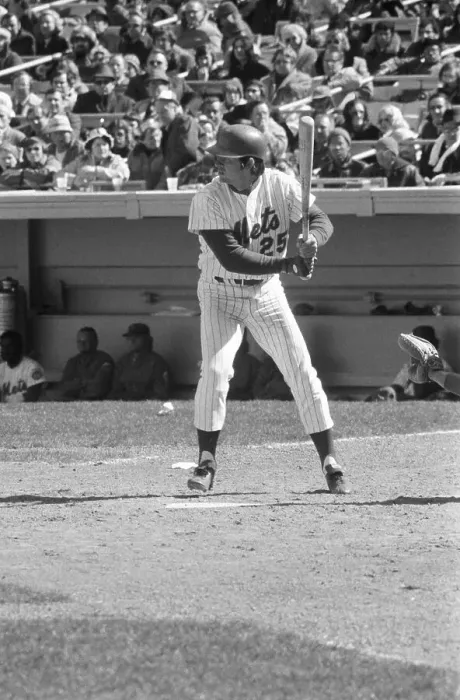 Framed Print : Del Unser of the New York Mets Framed Print : Del Unser of the New York Mets