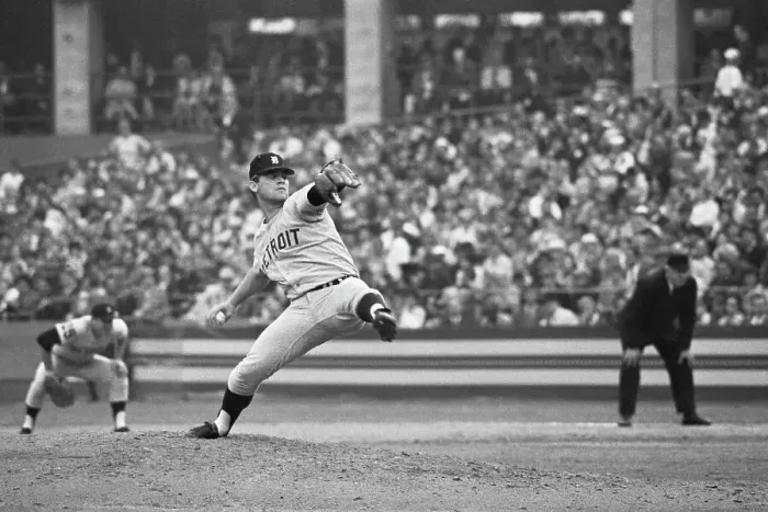 Framed Print : Denny McLain Pitching Framed Print : Denny McLain Pitching