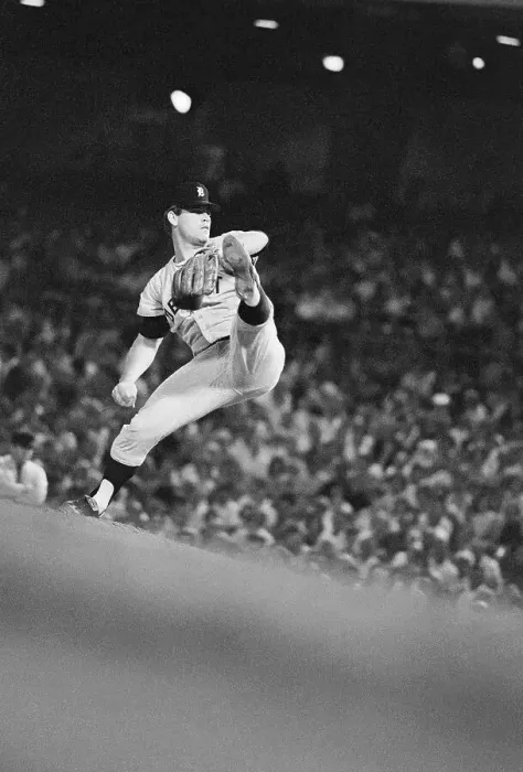 Framed Print : Denny McLain In Pitching Stance Framed Print : Denny McLain In Pitching Stance