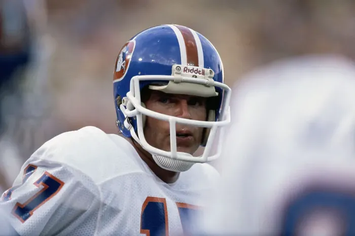Framed Print : Denver Broncos Quarterback Steve DeBerg Framed Print : Denver Broncos Quarterback Steve DeBerg