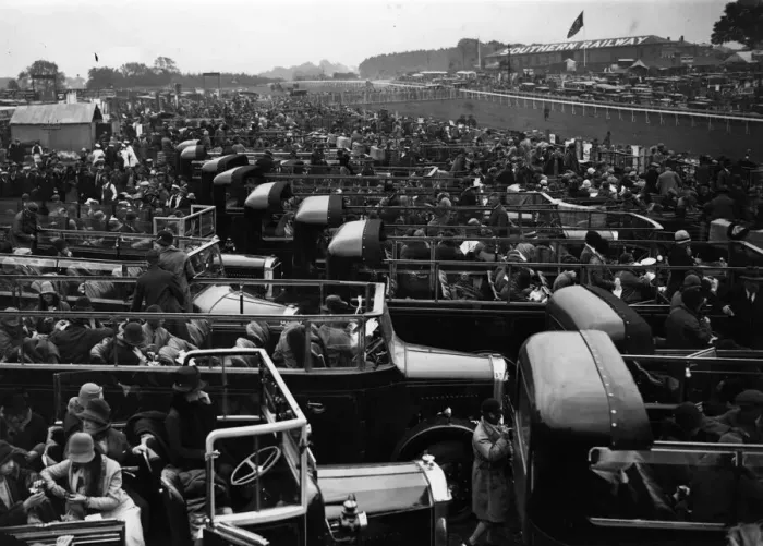 Framed Print : Derby Jam. 1929: A view of Tattenham Corner at the Epsom Derby, with densely packed cars Framed Print : Derby Jam. 1929: A view of Tattenham Corner at the Epsom Derby, with densely packed cars