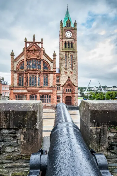 Framed Print : Derry. The Guildhall Framed Print : Derry. The Guildhall