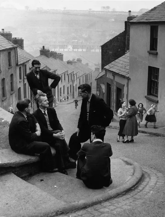 Framed Print : Derry Men. 17th December 1955: A group of Irish men sit around chatting Framed Print : Derry Men. 17th December 1955: A group of Irish men sit around chatting