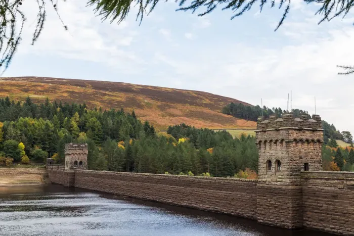 Framed Print : Derwent Dam in the Peak District Framed Print : Derwent Dam in the Peak District