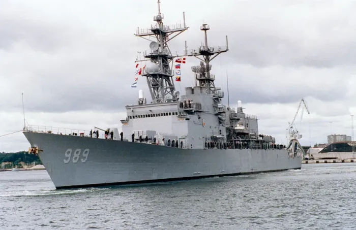 Framed Print : Destroyer USS Deyo arriving in port Framed Print : Destroyer USS Deyo arriving in port