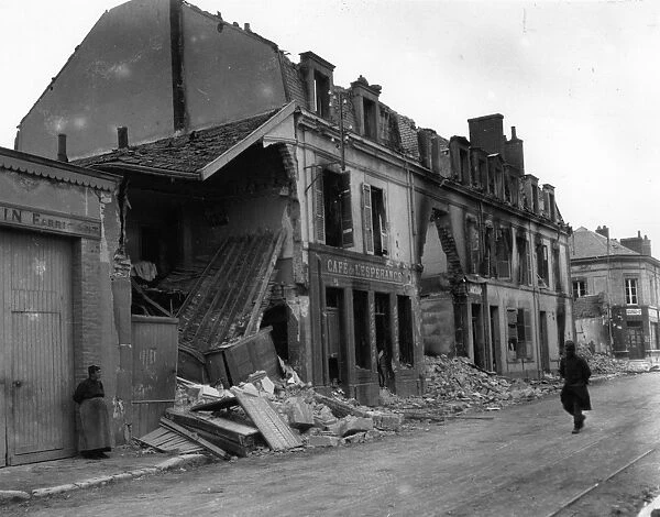 Reims. 1918: The devastation in the French town of Reims