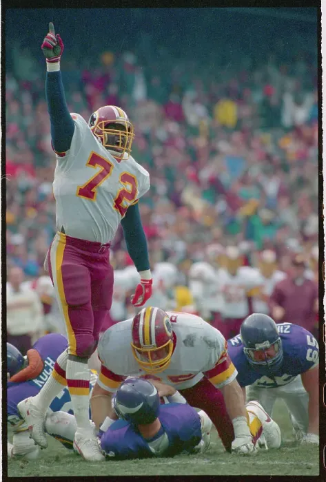 Framed Print : Dexter Manley Celebrating Tackle Framed Print : Dexter Manley Celebrating Tackle