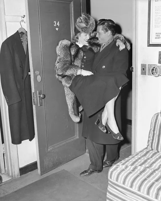 Framed Print : Dezi Arnaz Carries Lucille Ball Across Threshold Framed Print : Dezi Arnaz Carries Lucille Ball Across Threshold