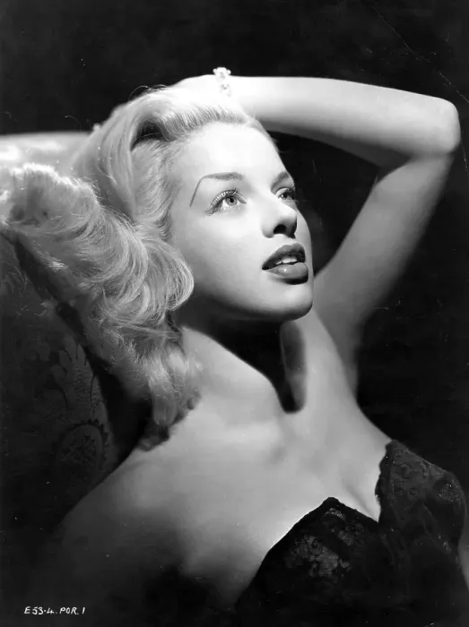 Framed Print : Diana Dors Framed Print : Diana Dors