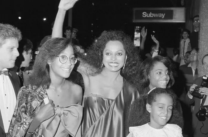 Framed Print : Diana Ross With Her Daughters Framed Print : Diana Ross With Her Daughters