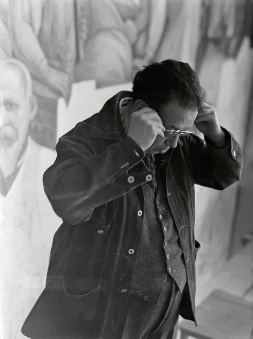 Framed Print : Diego Rivera Adjusting his Eyeglasses Framed Print : Diego Rivera Adjusting his Eyeglasses