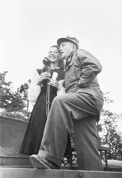 Framed Print : Dinah Shore and Bing Crosby Entertain at USO Show Framed Print : Dinah Shore and Bing Crosby Entertain at USO Show