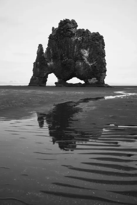 Framed Print : Dinosaur rock Hvitserkur Framed Print : Dinosaur rock Hvitserkur