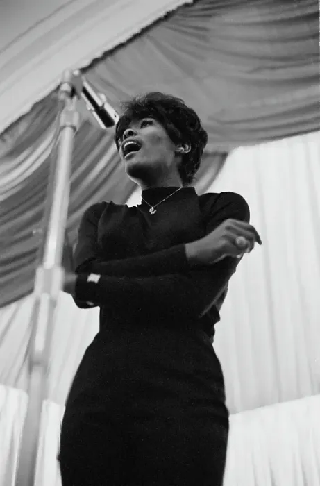 Framed Print : Dionne Warwick Framed Print : Dionne Warwick