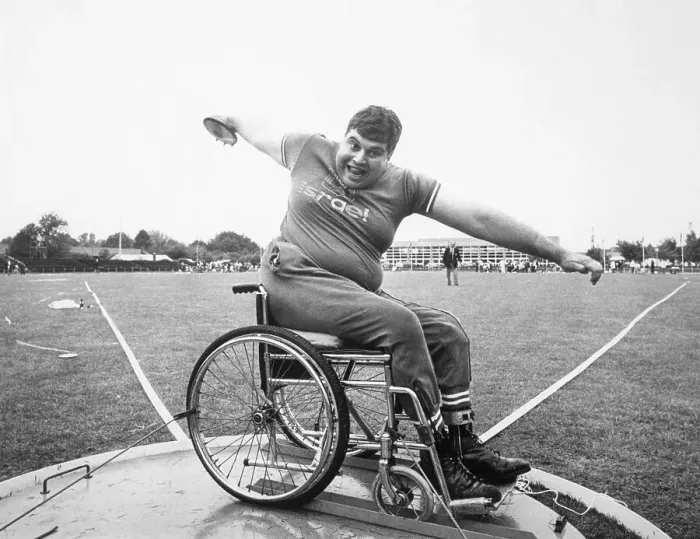 Framed Print : Discus Thrower At Heidelberg Paralympics