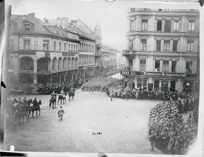 Framed Print : Dispatchment of French Soldiers Arriving on Streets Framed Print : Dispatchment of French Soldiers Arriving on Streets