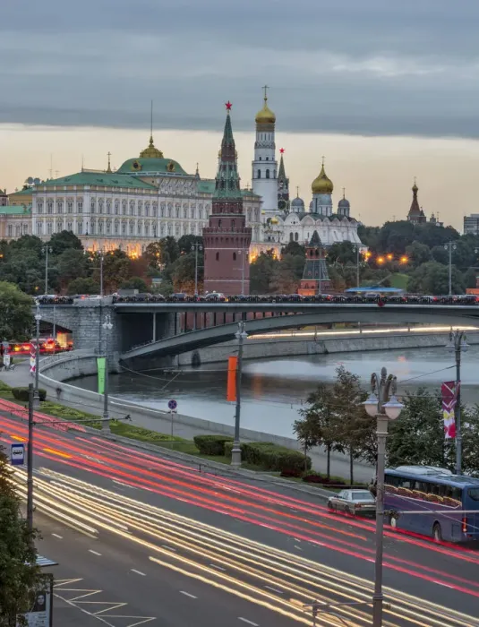 Framed Print : Distant view Kremlin Complex in Moscow, Russia Framed Print : Distant view Kremlin Complex in Moscow, Russia