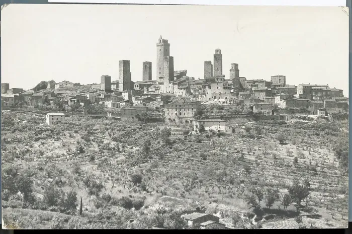 Framed Print : Distant View of San Gimignano, Italy Framed Print : Distant View of San Gimignano, Italy