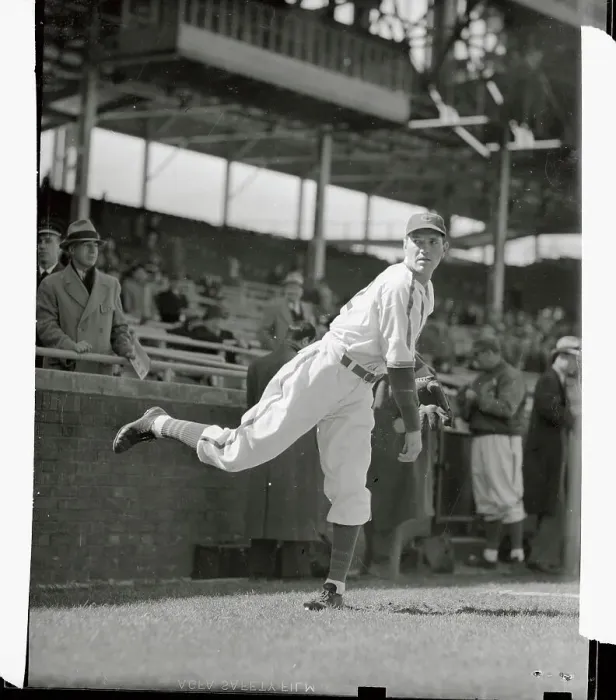 Framed Print : Dizzy Dean Pitching Ball Framed Print : Dizzy Dean Pitching Ball