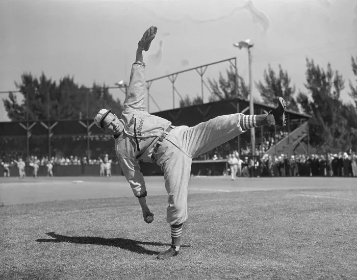 Framed Print : Dizzy Dean Pitching Ball Framed Print : Dizzy Dean Pitching Ball