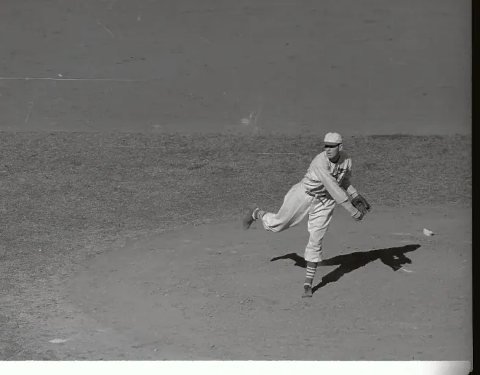 Framed Print : Dizzy Dean Pitching in World Series Framed Print : Dizzy Dean Pitching in World Series