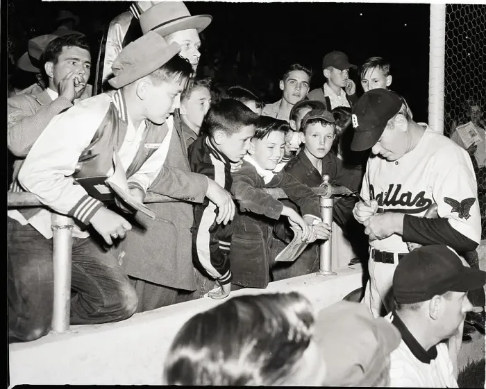Framed Print : Dizzy Dean Signing Autographs Framed Print : Dizzy Dean Signing Autographs