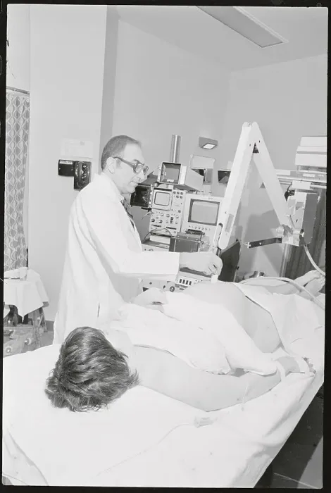 Framed Print : Doctor Demonstrating B-Scan Framed Print : Doctor Demonstrating B-Scan