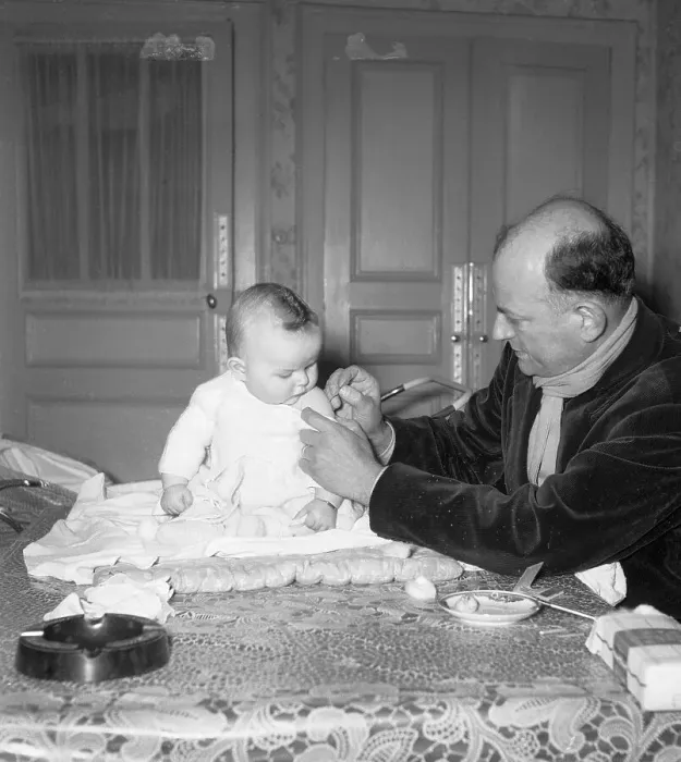 Framed Print : Doctor Vaccinating Baby for Smallpox Framed Print : Doctor Vaccinating Baby for Smallpox
