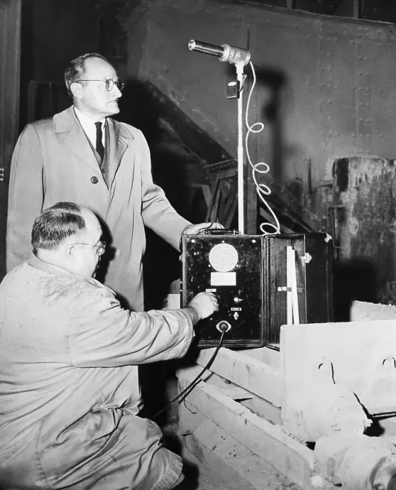 Framed Print : Doctors Adjust Machine To Test For Smog Framed Print : Doctors Adjust Machine To Test For Smog