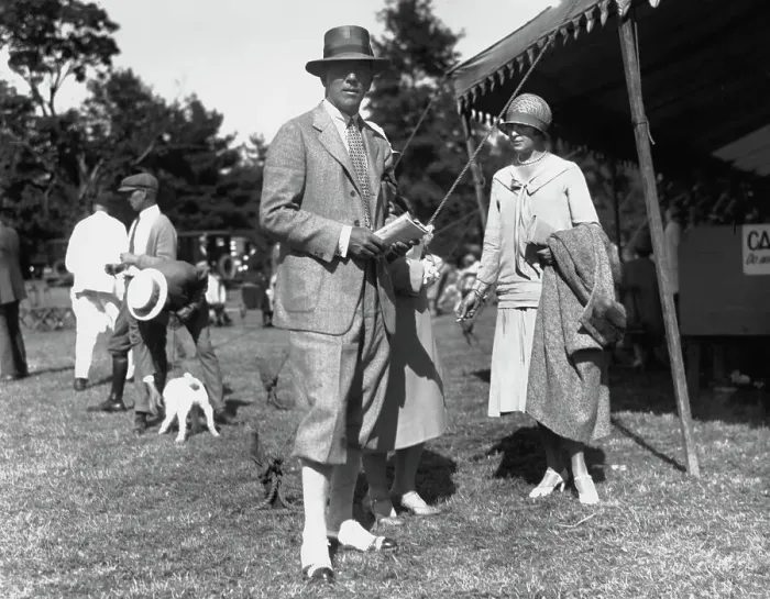 Framed Print : Dog Show. Mrs and Mr Effingham attend a Dog Show, US, circa 1920 Framed Print : Dog Show. Mrs and Mr Effingham attend a Dog Show, US, circa 1920