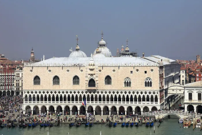 Framed Print : The Doges Palace Framed Print : The Doges Palace