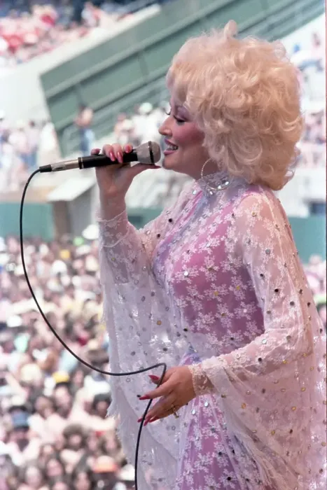 Framed Print : Dolly Parton Performing Framed Print : Dolly Parton Performing