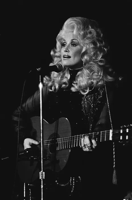 Framed Print : Dolly Parton Performs Live Framed Print : Dolly Parton Performs Live