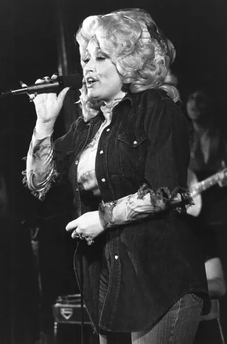Framed Print : Dolly Parton Rehearsing Framed Print : Dolly Parton Rehearsing